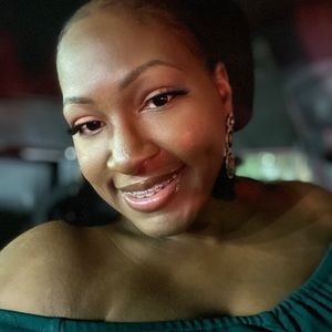 Meet your Posher, Krystal